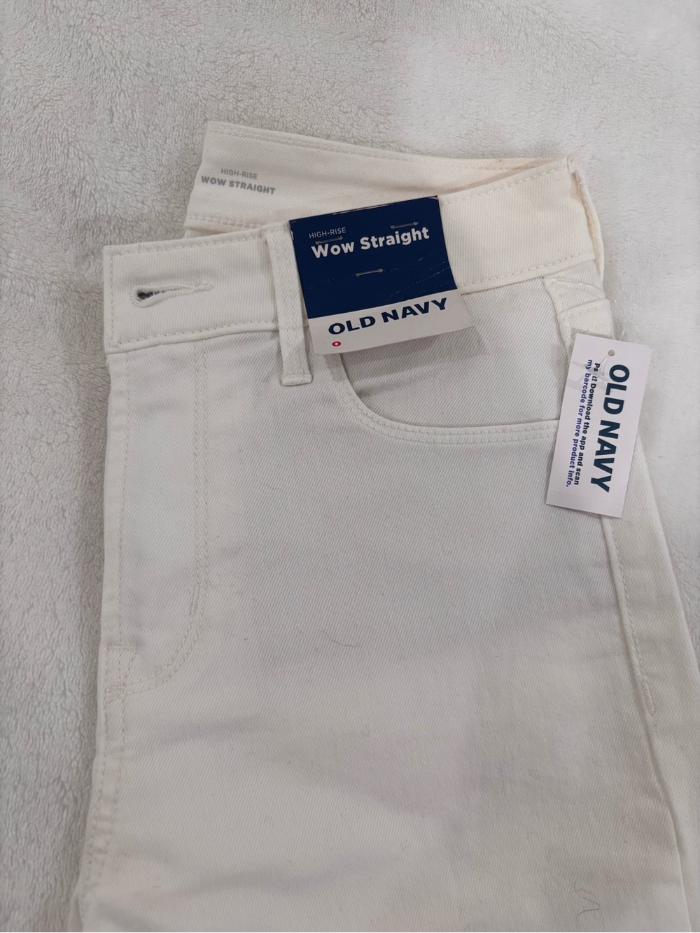 Old Navy Women’s Wow Straight Jeans — White